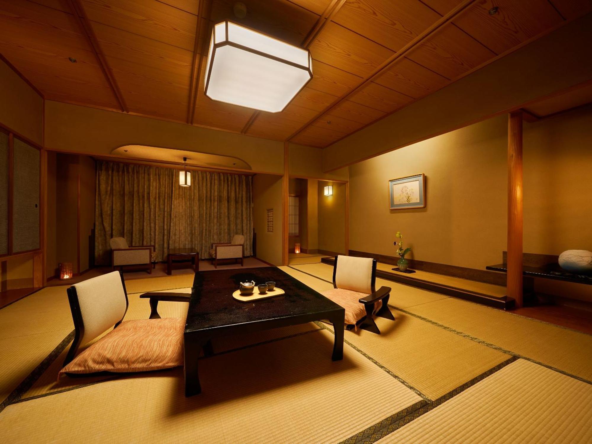 Ooedo Onsen Monogatari Premium Saiki Bekkan Misasa Phòng bức ảnh