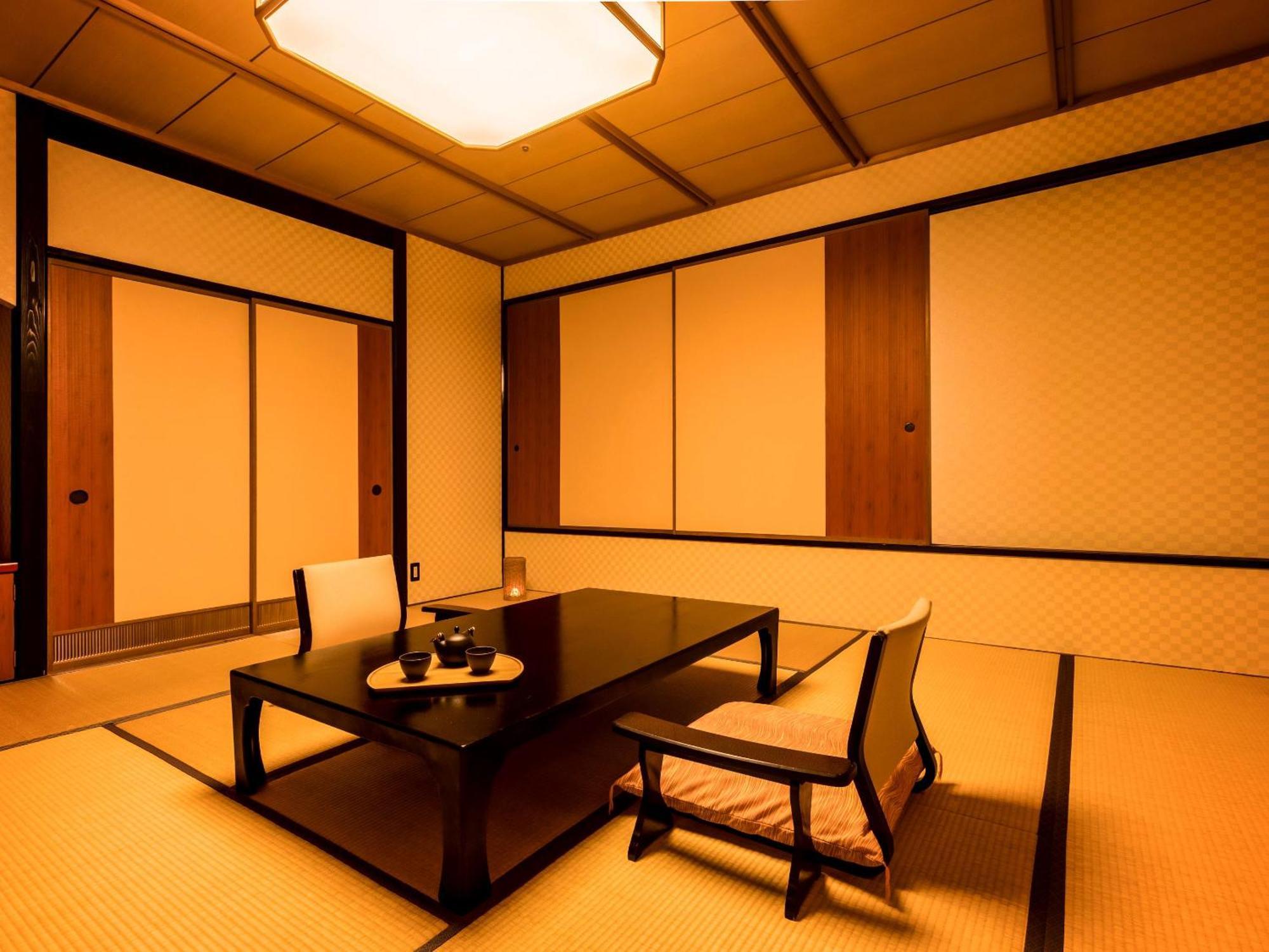 Ooedo Onsen Monogatari Premium Saiki Bekkan Misasa Phòng bức ảnh